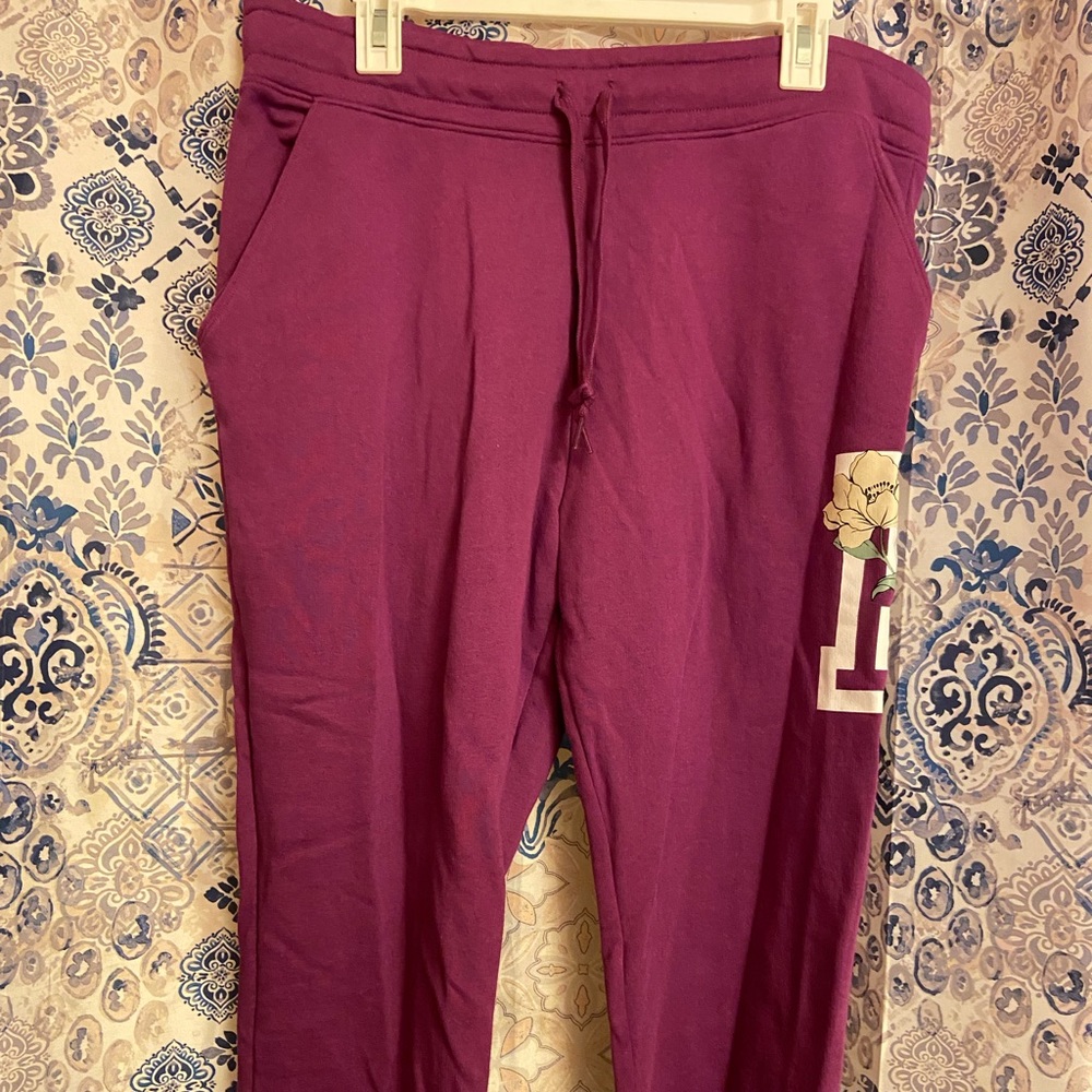 VS NWT Jogger set